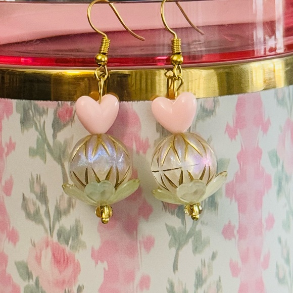 Elegant Pink and Gold Heart Earrings - Picture 2 of 4